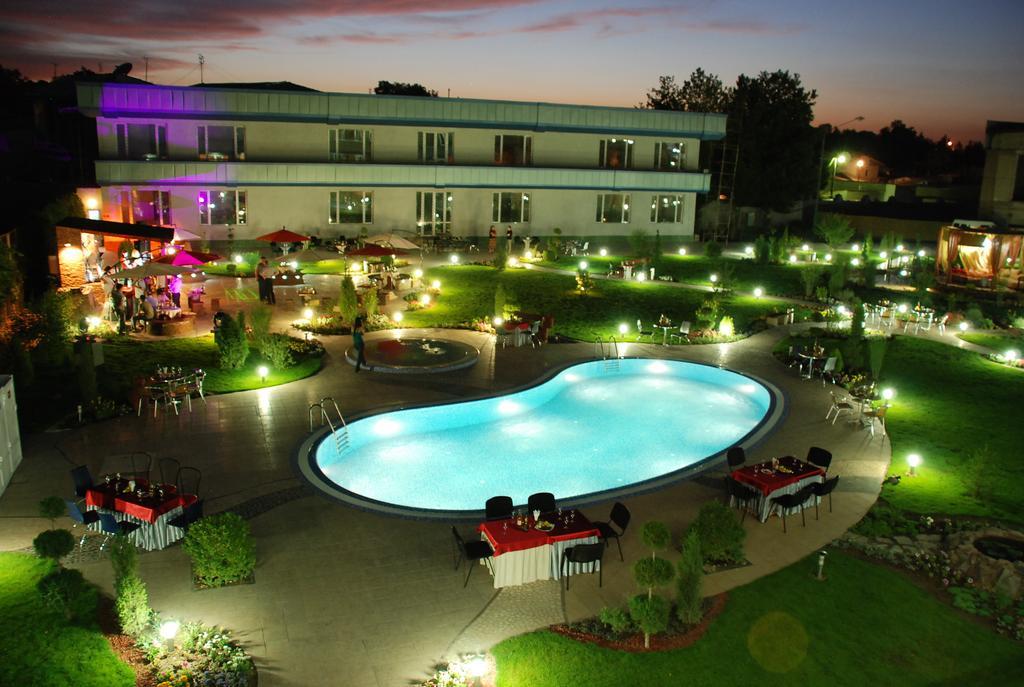 Advantage Hotel Samarkand Exterior photo