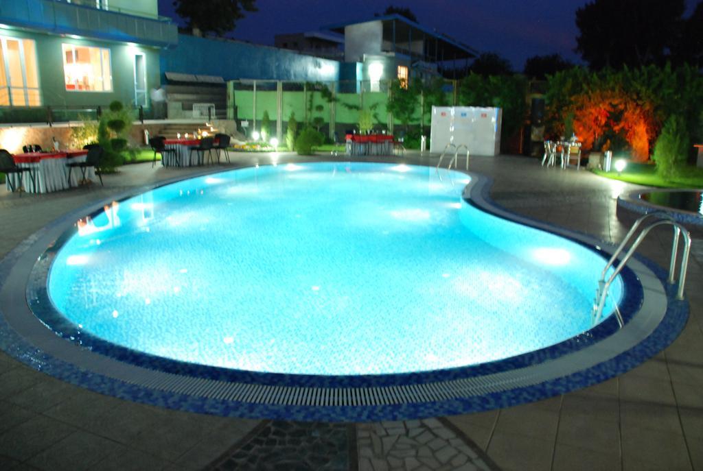 Advantage Hotel Samarkand Exterior photo